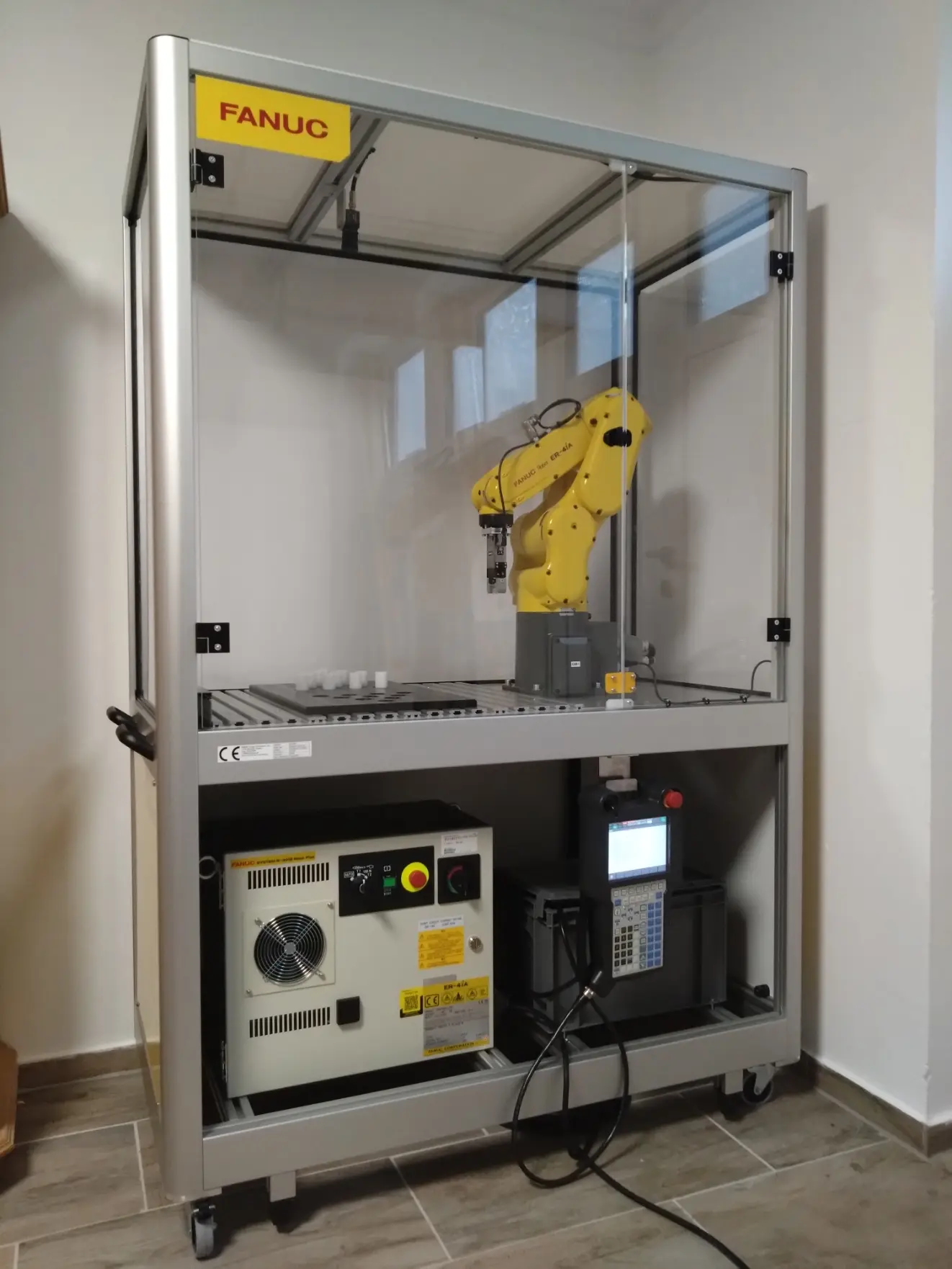 Mobilní FANUC tréninková buňka FIT4ROBOTS